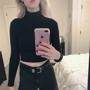 Black turtleneck crop top